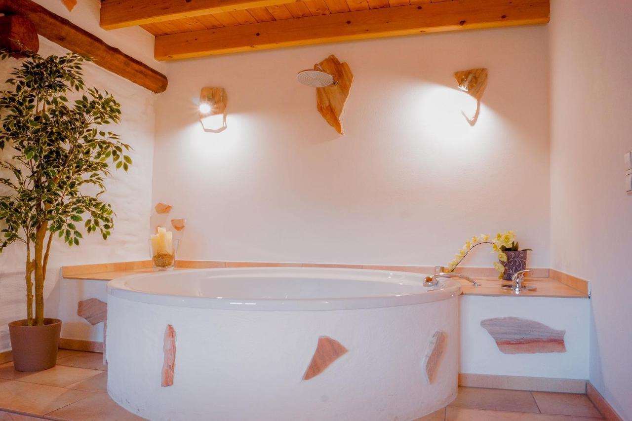Besondere Ferienwohnung Spirit Auf Idyllischem Reiterhof Nahe Burg Eltz Münstermaifeld Buitenkant foto