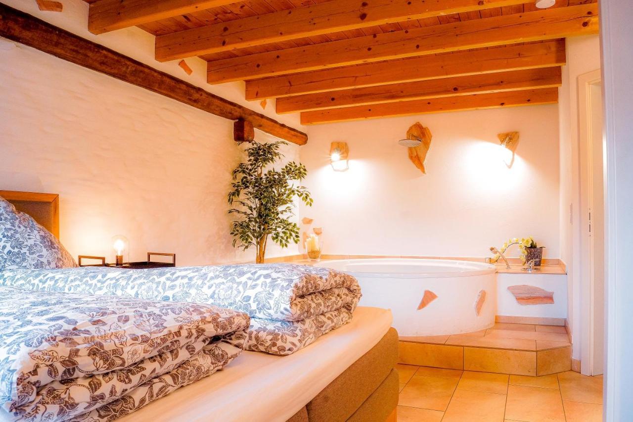 Besondere Ferienwohnung Spirit Auf Idyllischem Reiterhof Nahe Burg Eltz Münstermaifeld Buitenkant foto