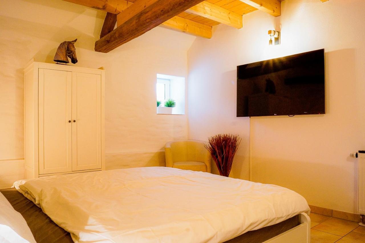 Besondere Ferienwohnung Spirit Auf Idyllischem Reiterhof Nahe Burg Eltz Münstermaifeld Buitenkant foto